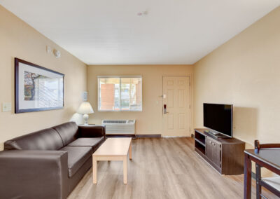 Emerald Suites Valley View | Extended Stay Apartment Rentals in Las Vegas, NV | 1 & 2 Bedroom Furnished Suites