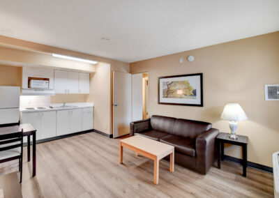 Emerald Suites Valley View | Extended Stay Apartment Rentals in Las Vegas, NV | 1 & 2 Bedroom Furnished Suites